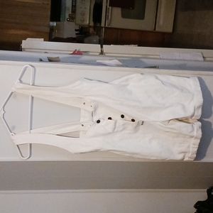 NOT GUILTY Bib white jean shorts. VINTAGE Size 9